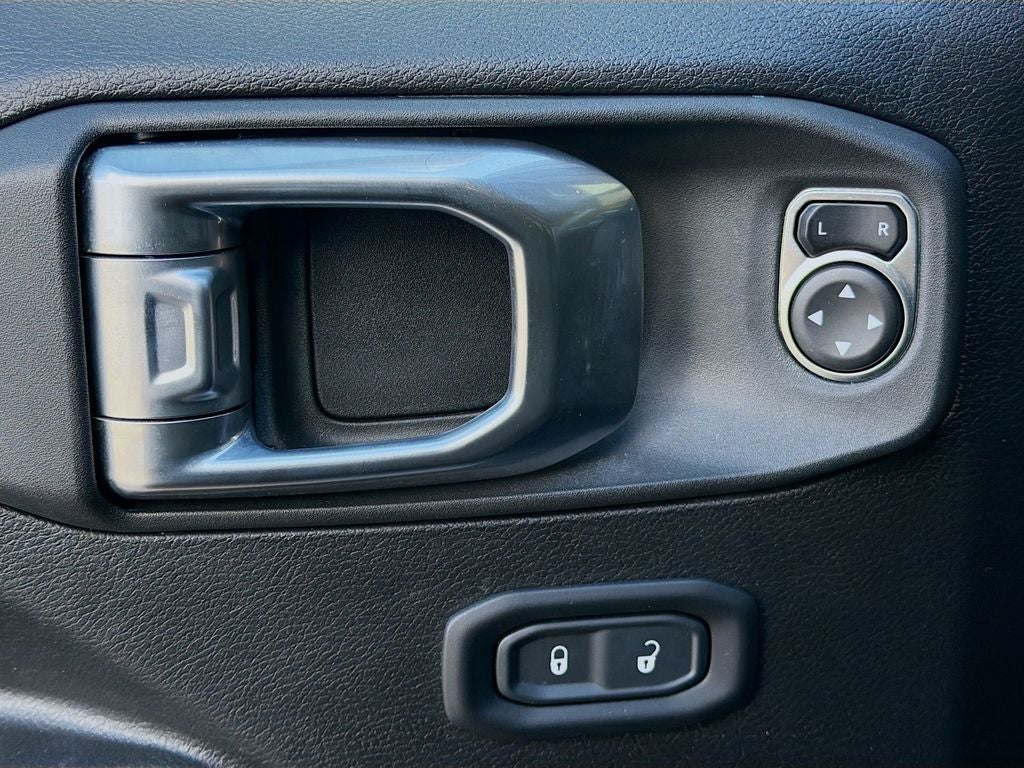 2023 Jeep Wrangler 4-Door Willys 4x4