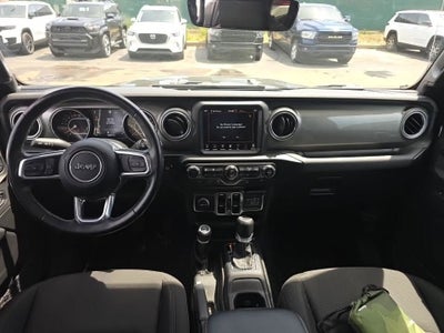 2022 Jeep Wrangler Unlimited Sahara 4x4