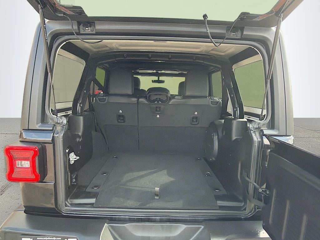 2022 Jeep Wrangler Unlimited Sahara 4x4