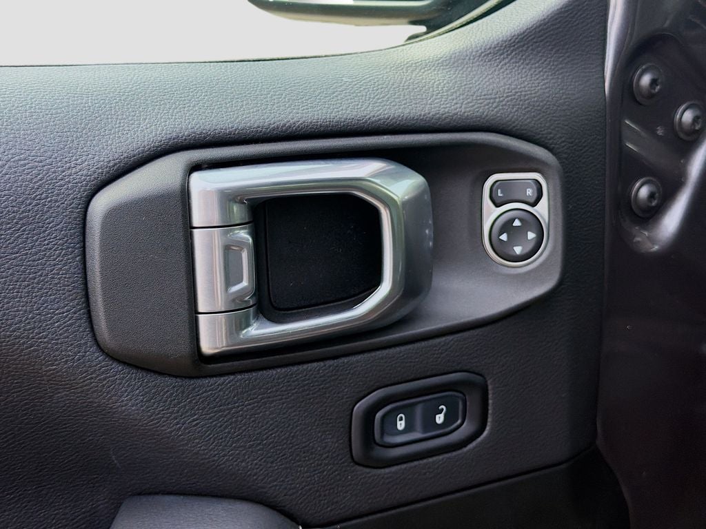 2022 Jeep Wrangler Unlimited Sahara 4x4