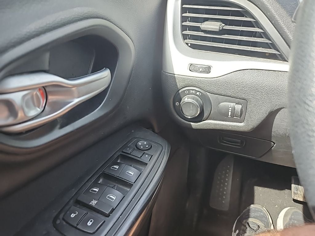 2014 Jeep Cherokee Sport