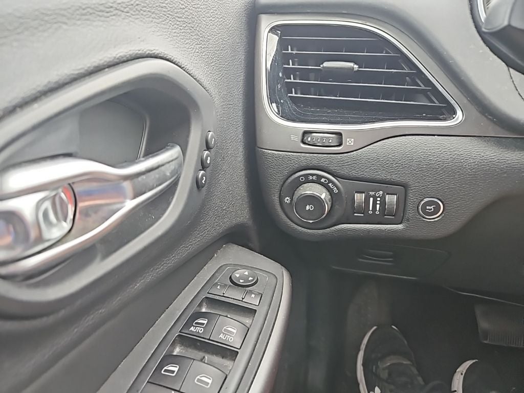 2019 Jeep Cherokee Overland 4x4