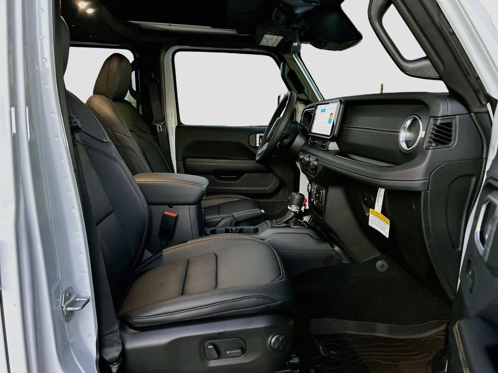 2027 Jeep Wrangler WRANGLER 4-DOOR SAHARA