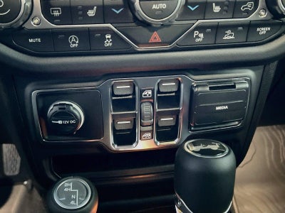 2027 Jeep Wrangler WRANGLER 4-DOOR SAHARA