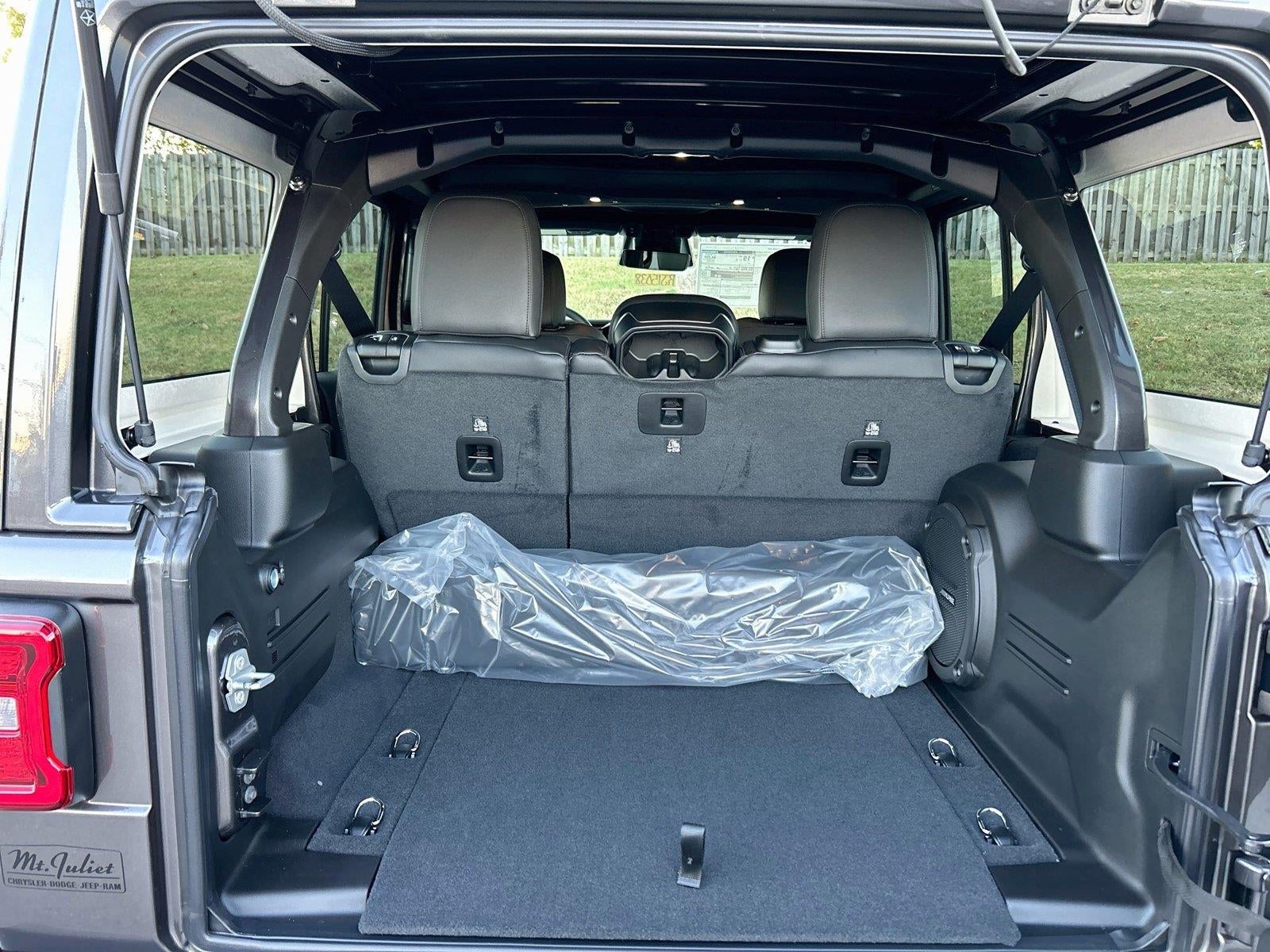 2027 Jeep Wrangler WRANGLER 4-DOOR SAHARA