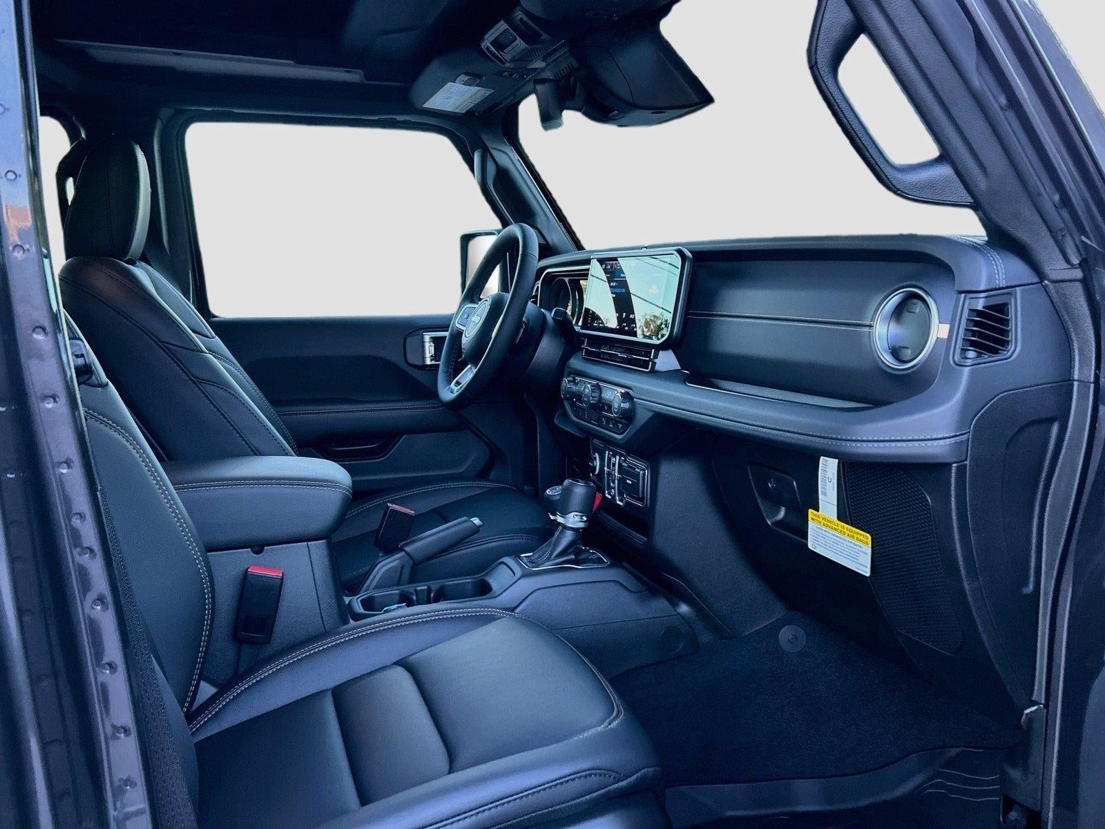 2027 Jeep Wrangler WRANGLER 4-DOOR SAHARA