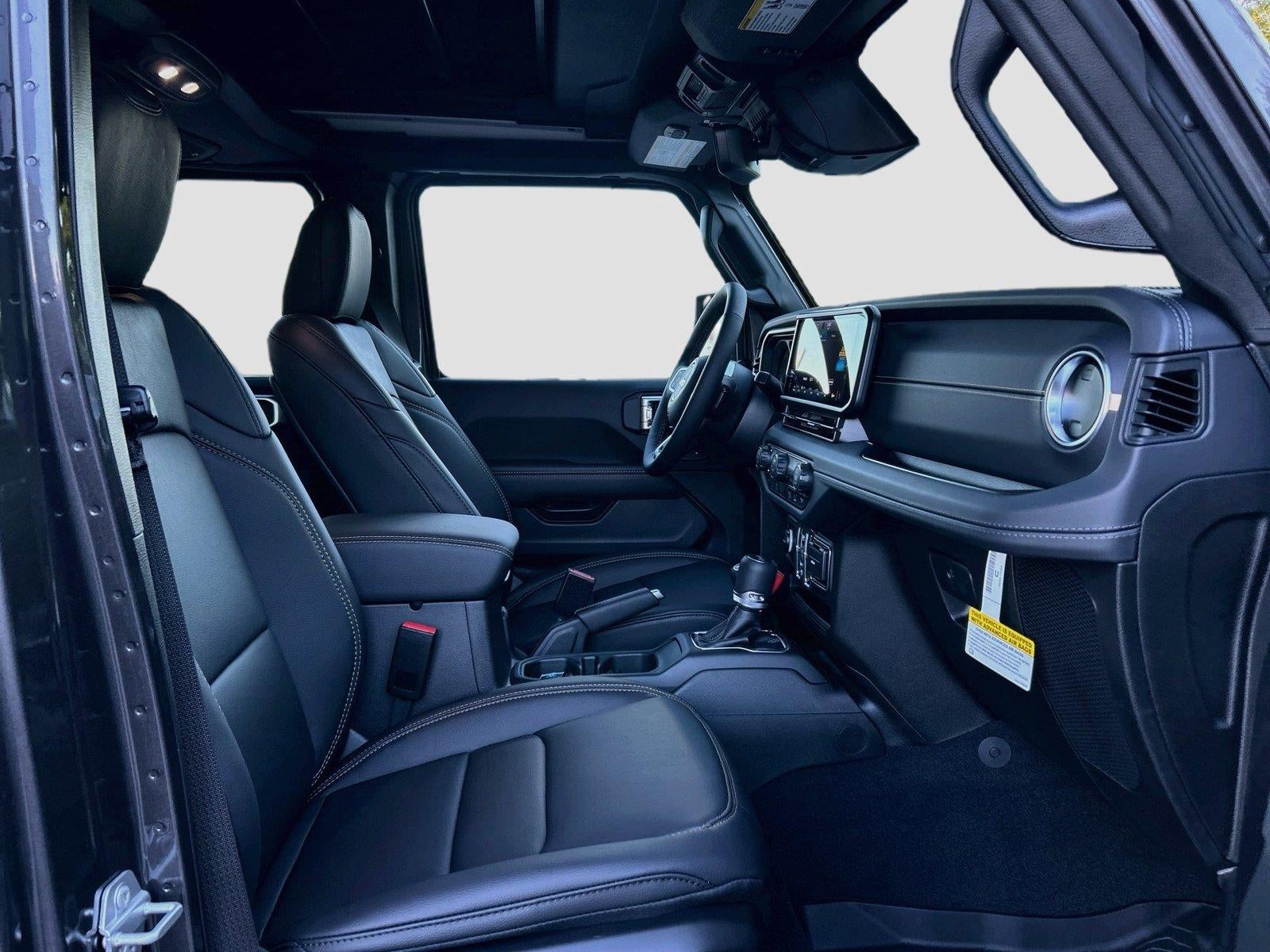2027 Jeep Wrangler WRANGLER 4-DOOR SAHARA