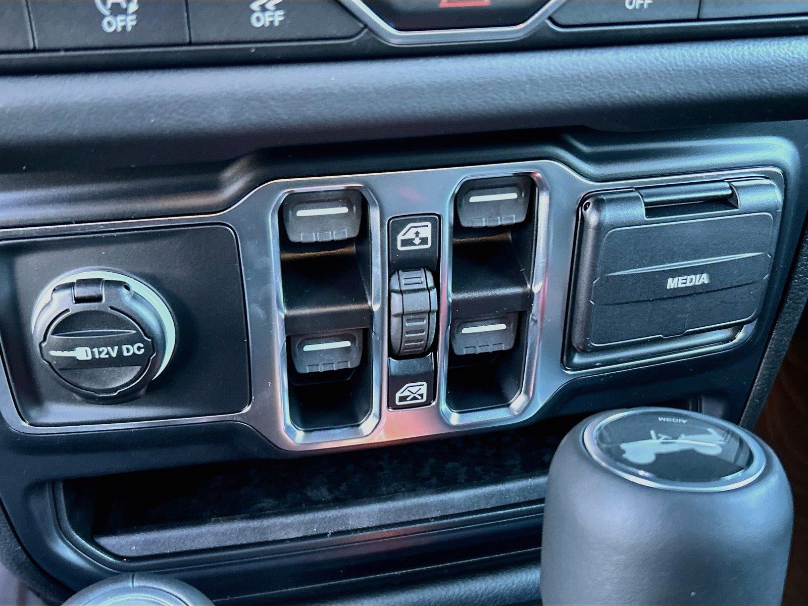 2027 Jeep Wrangler WRANGLER 4-DOOR SAHARA