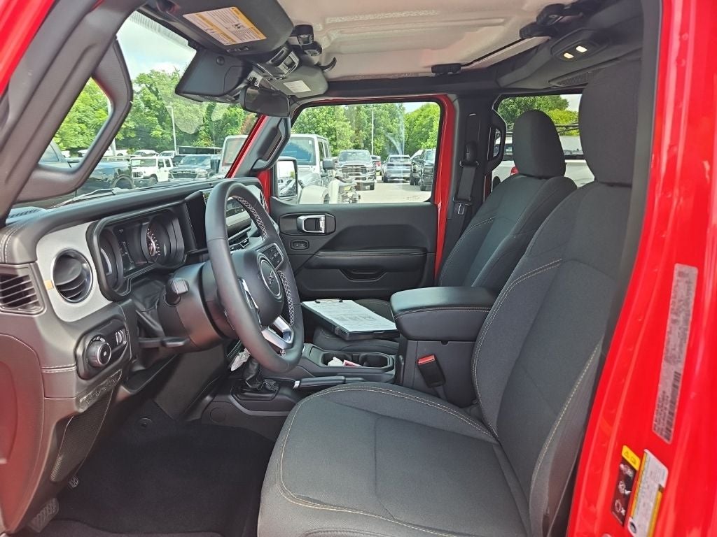 2025 Jeep Wrangler 4-Door Sahara 4x4