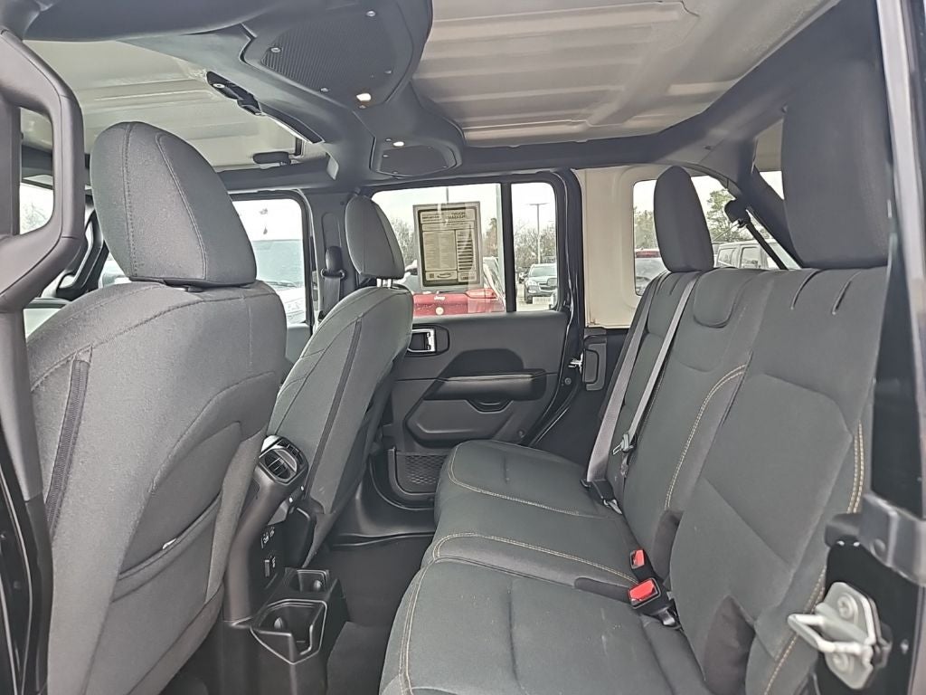 2024 Jeep Wrangler 4-Door Sahara 4x4