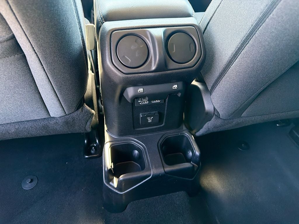 2024 Jeep Wrangler 4-Door Sahara 4x4