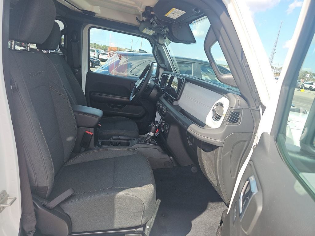 2024 Jeep Wrangler 4-Door Sahara 4x4