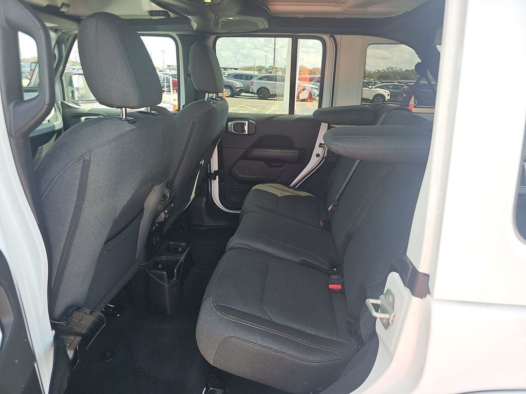 2024 Jeep Wrangler 4-Door Sahara 4x4