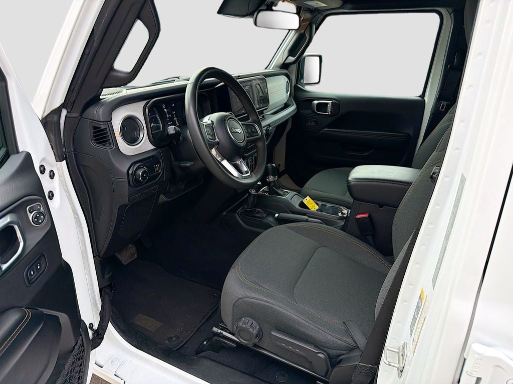 2024 Jeep Wrangler 4-Door Sahara 4x4