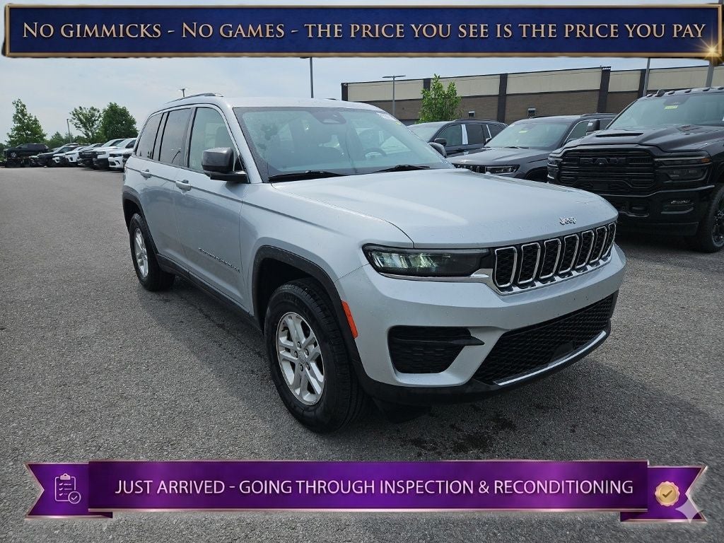 2024 Jeep Grand Cherokee Laredo 4x2