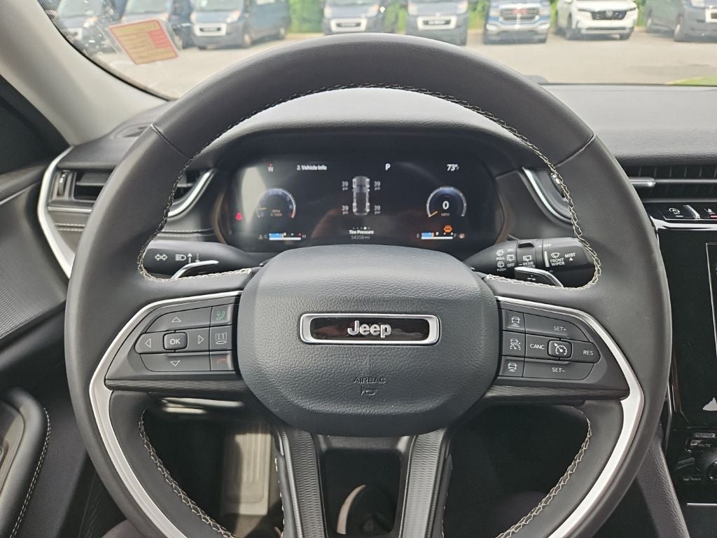 2024 Jeep Grand Cherokee Laredo 4x2
