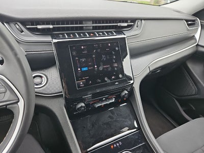 2024 Jeep Grand Cherokee Laredo 4x2