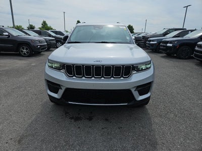 2024 Jeep Grand Cherokee Laredo 4x2