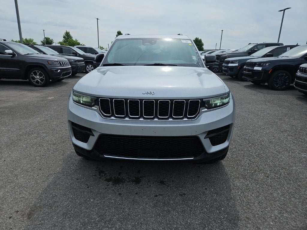 2024 Jeep Grand Cherokee Laredo 4x2