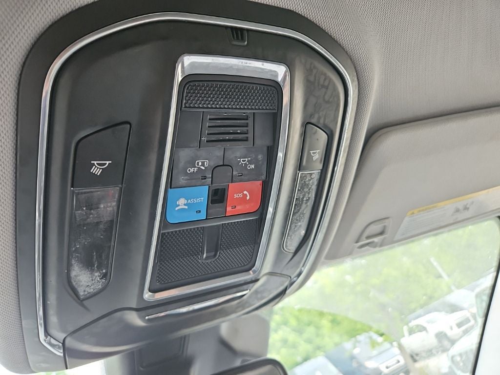 2024 Jeep Grand Cherokee Laredo 4x2