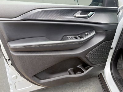 2024 Jeep Grand Cherokee Laredo 4x2