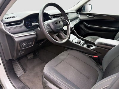 2024 Jeep Grand Cherokee Laredo 4x2