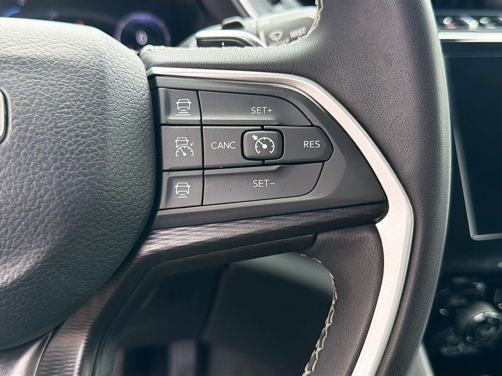 2024 Jeep Grand Cherokee Laredo 4x2