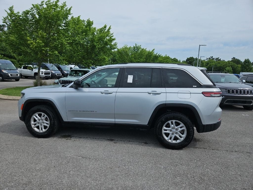 2024 Jeep Grand Cherokee Laredo 4x2