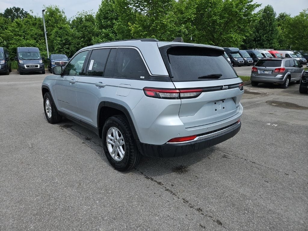 2024 Jeep Grand Cherokee Laredo 4x2