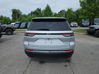 2024 Jeep Grand Cherokee Laredo 4x2