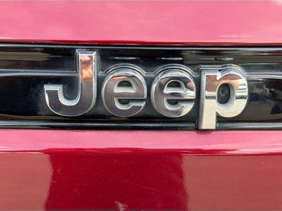 2023 Jeep Grand Cherokee Laredo 4x2
