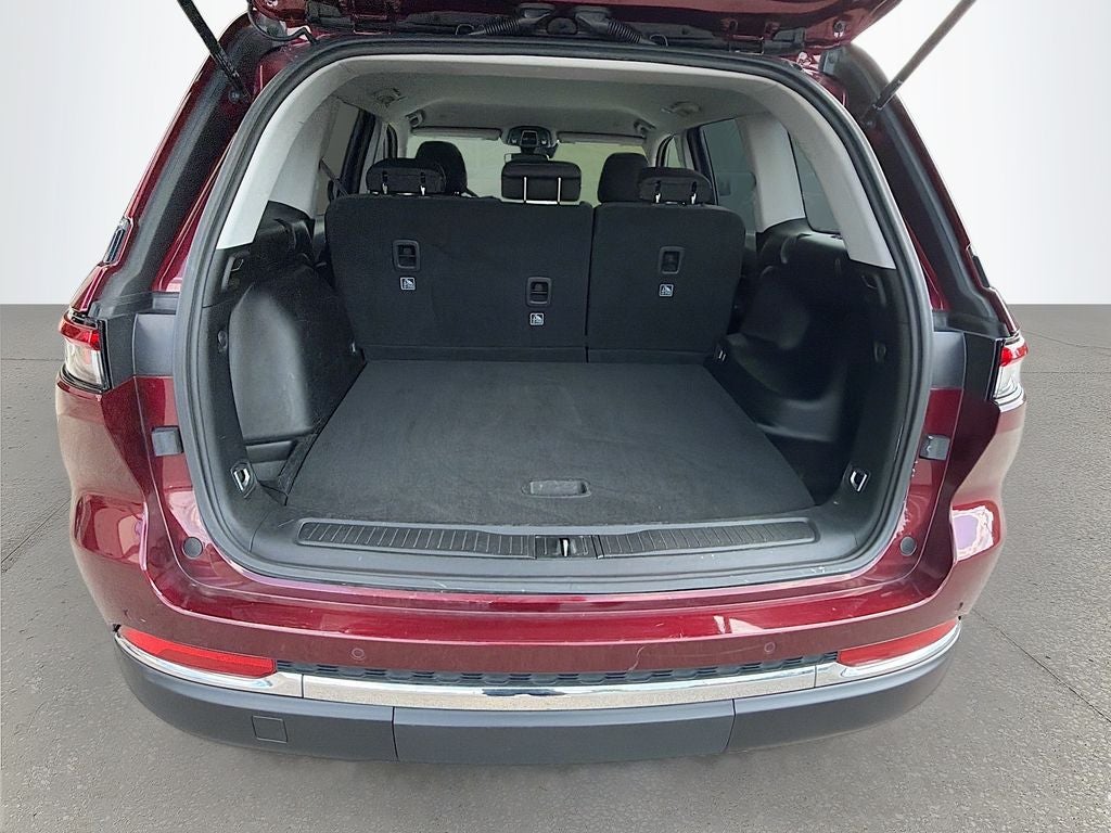 2023 Jeep Grand Cherokee Laredo 4x2