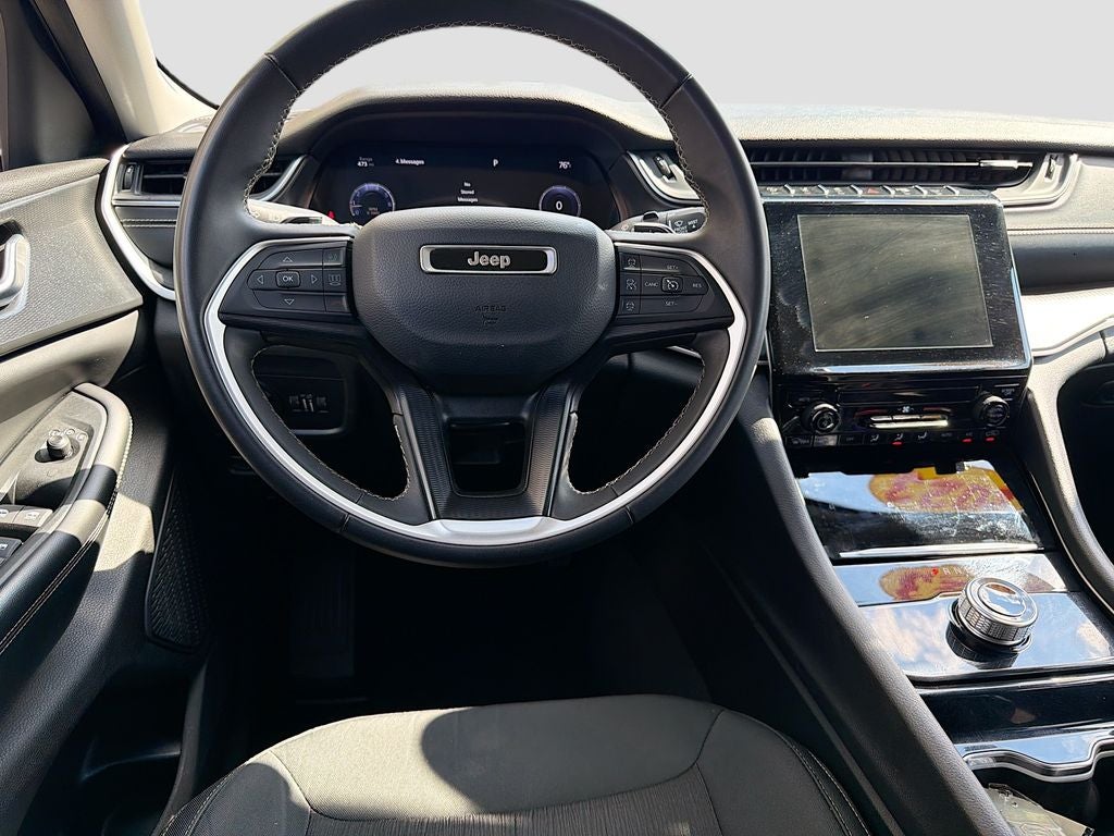 2023 Jeep Grand Cherokee Laredo 4x2