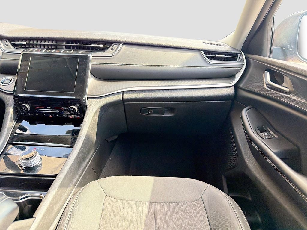 2023 Jeep Grand Cherokee Laredo 4x2