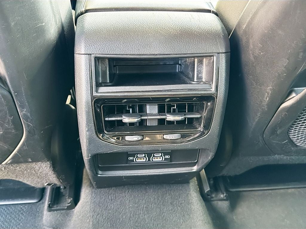 2023 Jeep Grand Cherokee Laredo 4x2