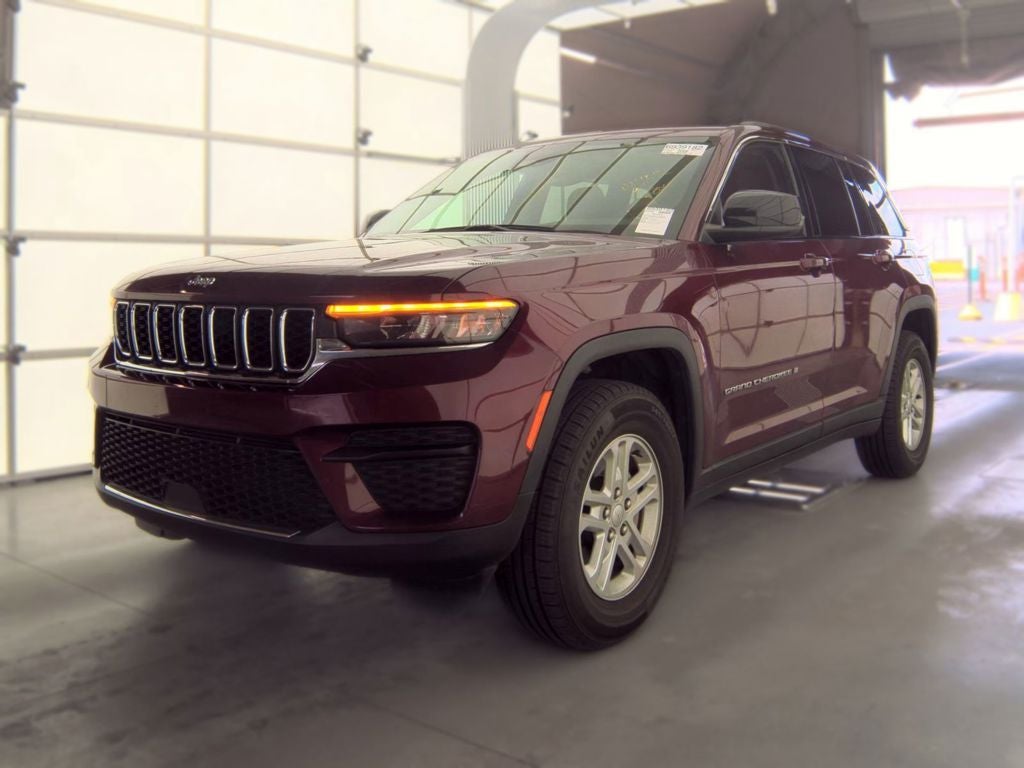 2023 Jeep Grand Cherokee Laredo 4x2