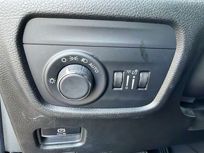 2023 Jeep Grand Cherokee Laredo 4x2