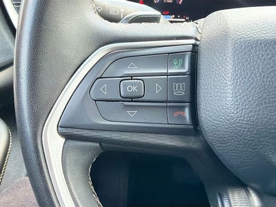 2023 Jeep Grand Cherokee Laredo 4x2