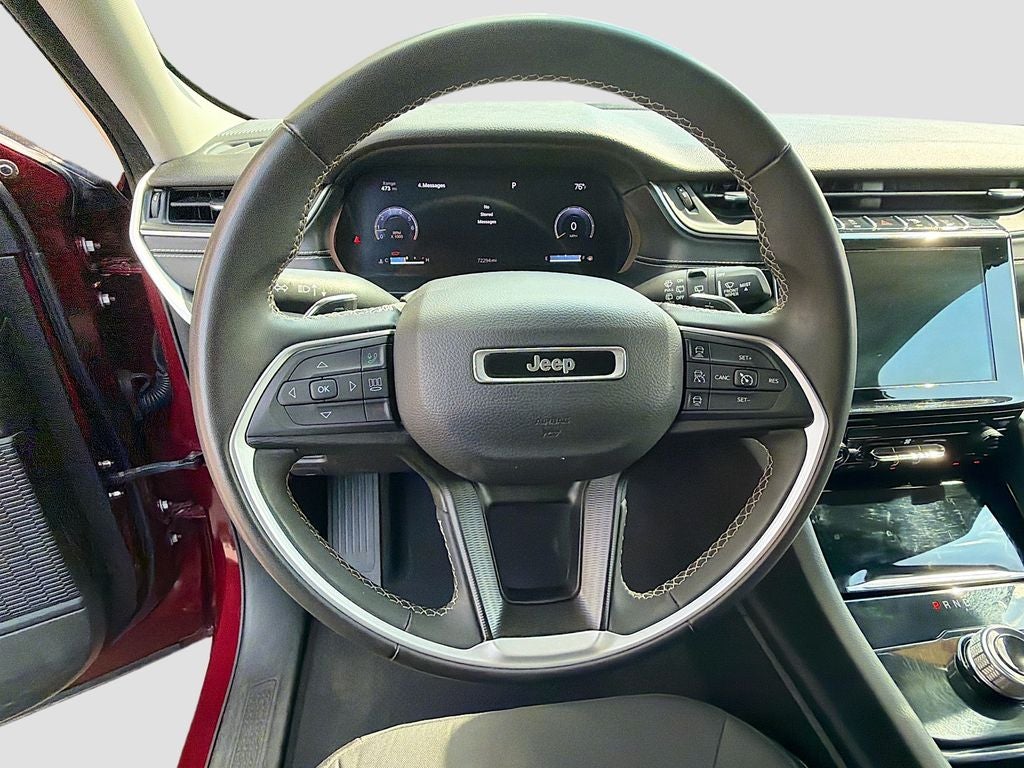 2023 Jeep Grand Cherokee Laredo 4x2