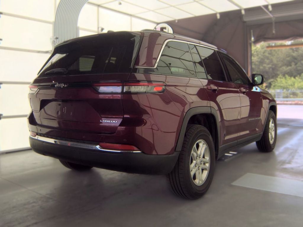 2023 Jeep Grand Cherokee Laredo 4x2