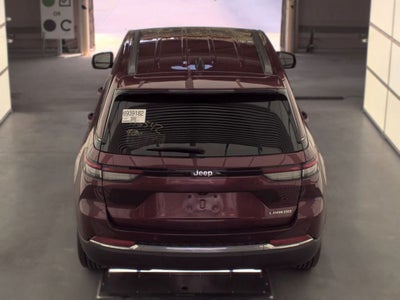 2023 Jeep Grand Cherokee Laredo 4x2
