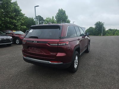 2023 Jeep Grand Cherokee Laredo 4x2