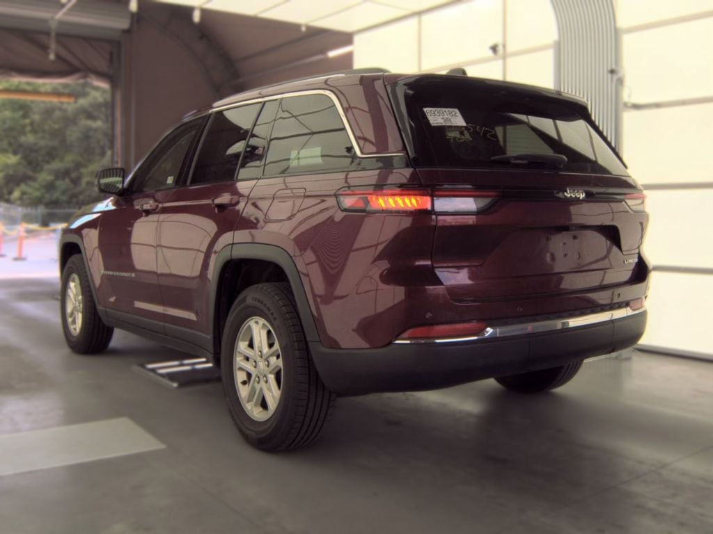 2023 Jeep Grand Cherokee Laredo 4x2