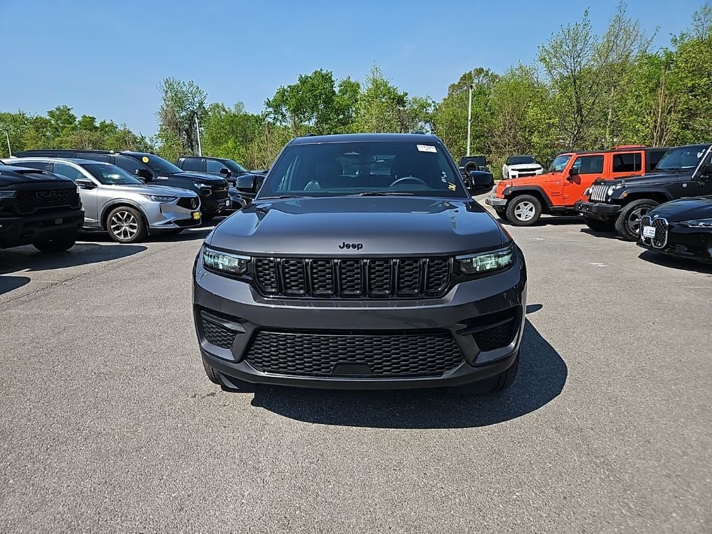2024 Jeep Grand Cherokee Altitude 4x2