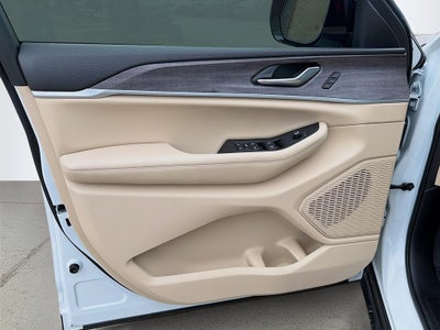 2023 Jeep Grand Cherokee Limited 4x2