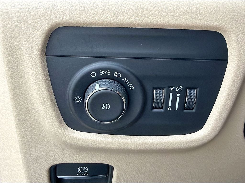 2023 Jeep Grand Cherokee Limited 4x2
