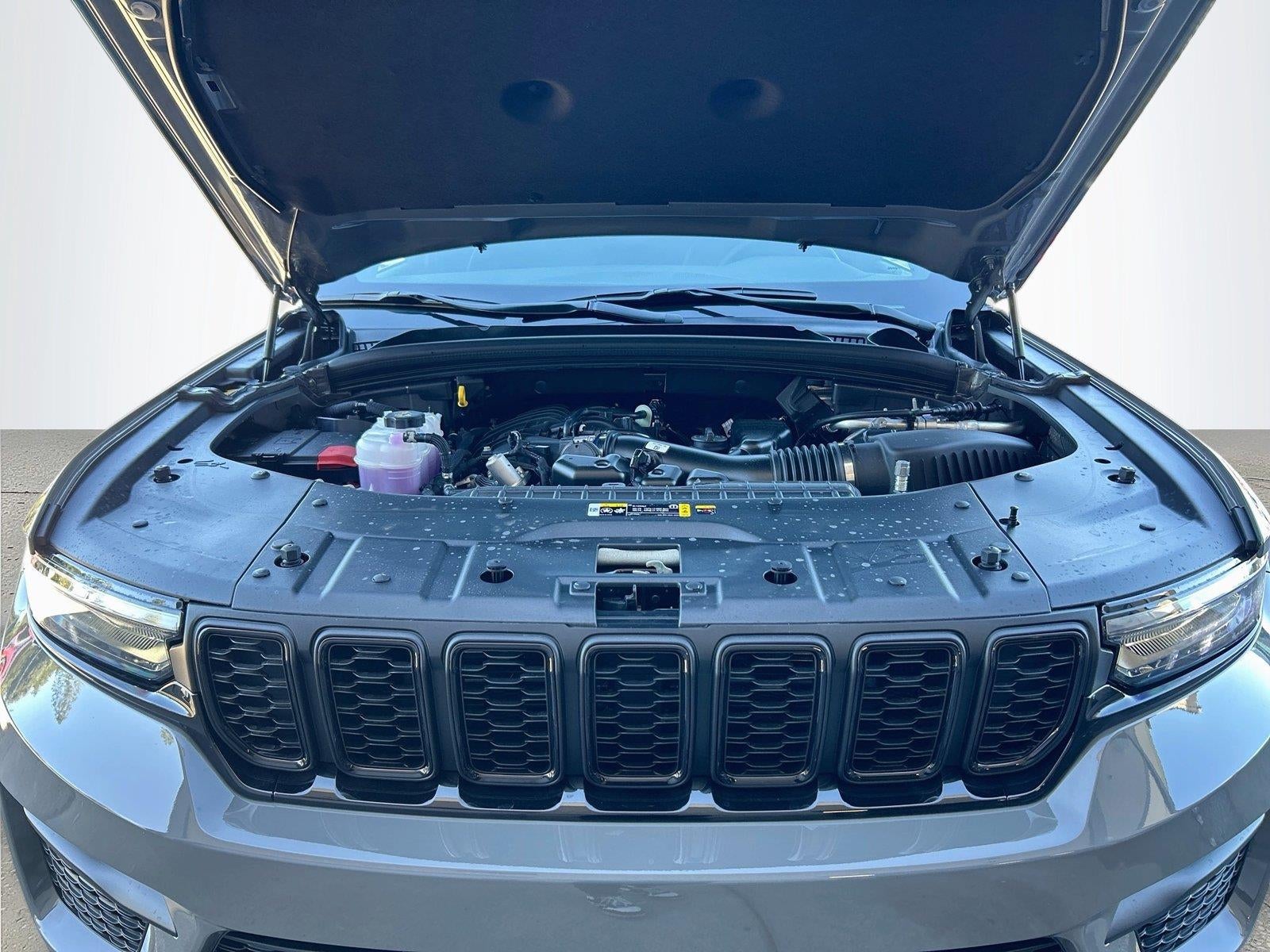 2027 Jeep Grand Cherokee GRAND CHEROKEE LAREDO X 4X4