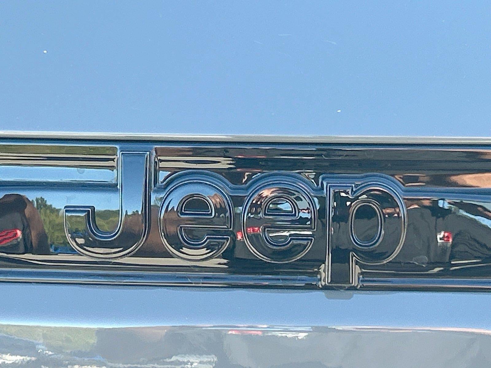 2027 Jeep Grand Cherokee GRAND CHEROKEE LAREDO X 4X4