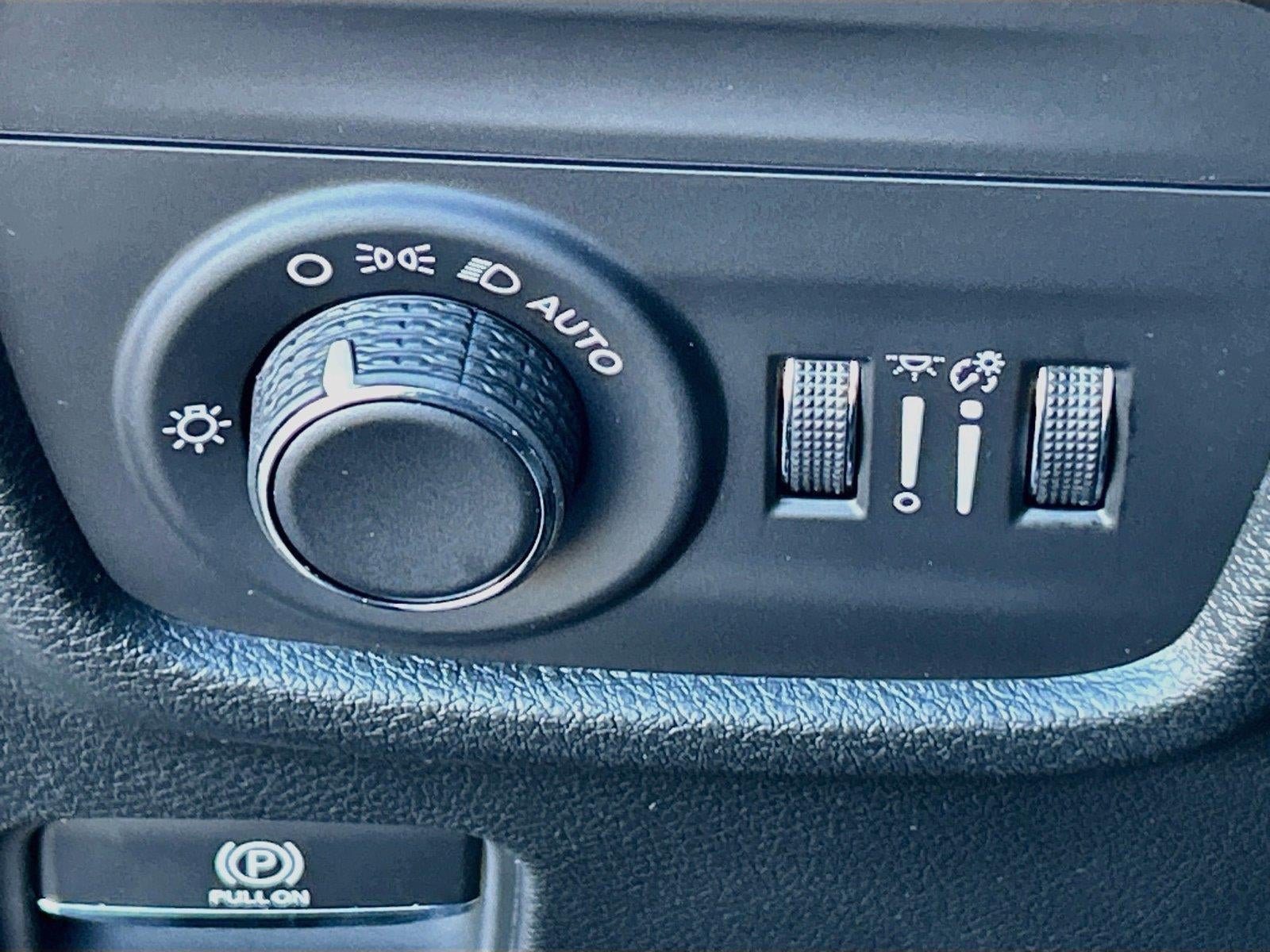 2027 Jeep Grand Cherokee GRAND CHEROKEE LAREDO X 4X4