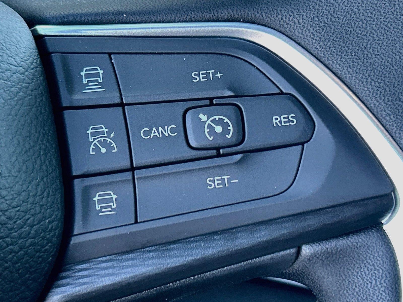 2027 Jeep Grand Cherokee GRAND CHEROKEE LAREDO X 4X4